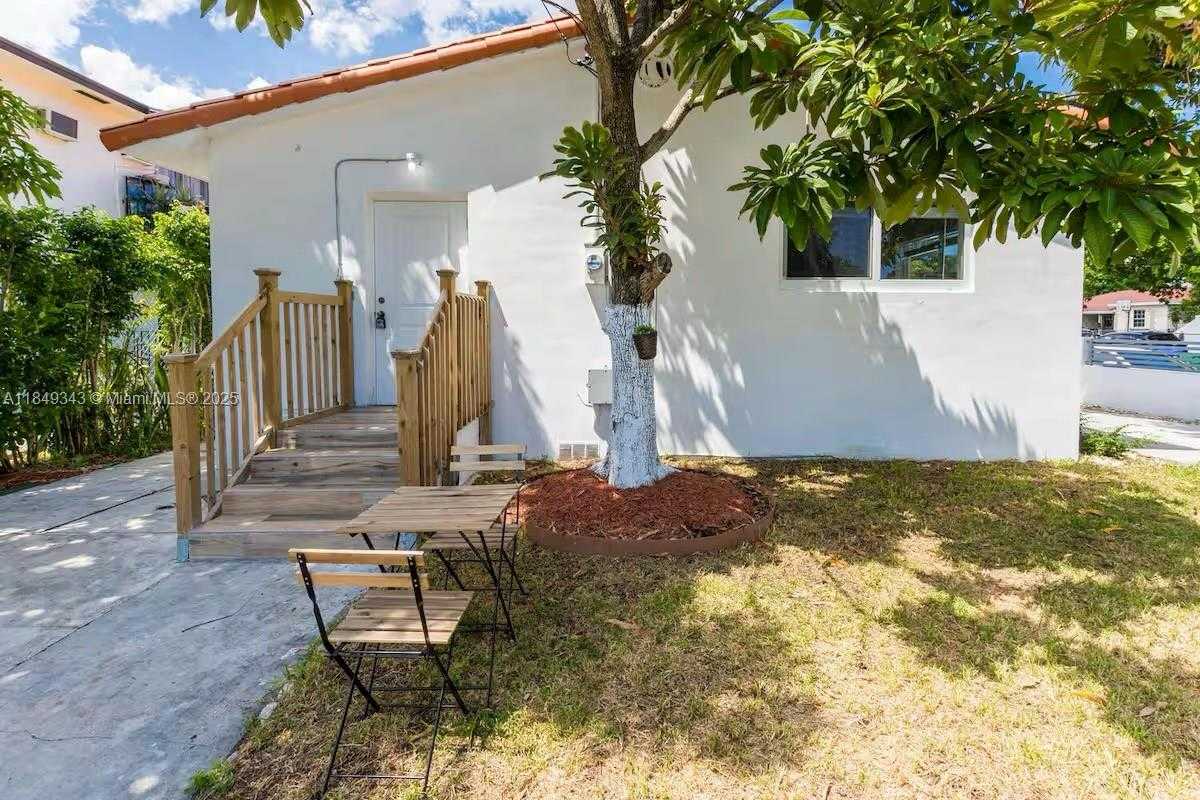 Small Image of 962 SOUTH WEST 6TH AVE, Miami Number 14
