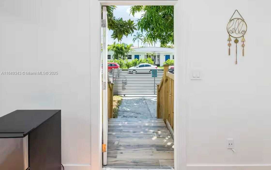Small Image of 962 SOUTH WEST 6TH AVE, Miami Number 18