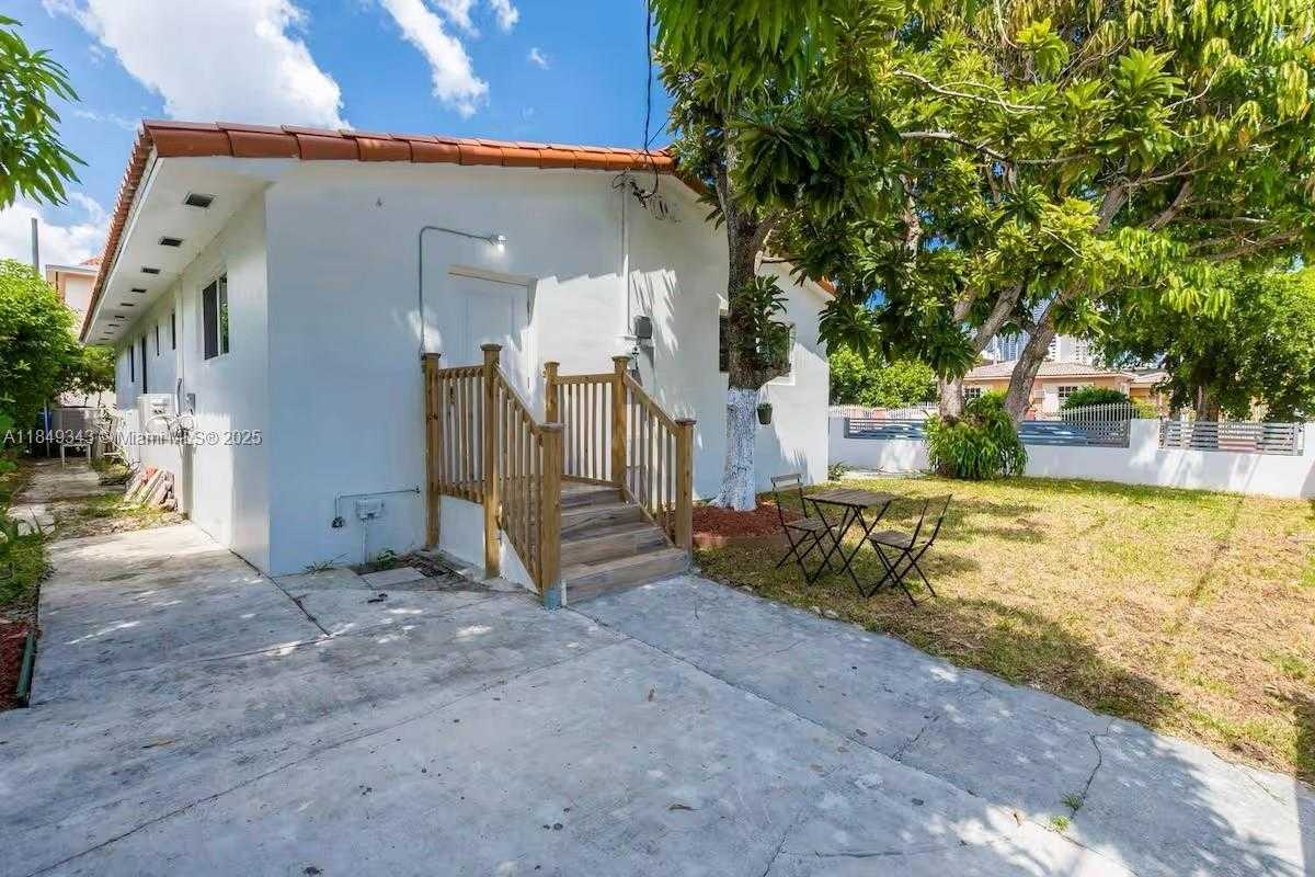 Small Image of 962 SOUTH WEST 6TH AVE, Miami Number 21