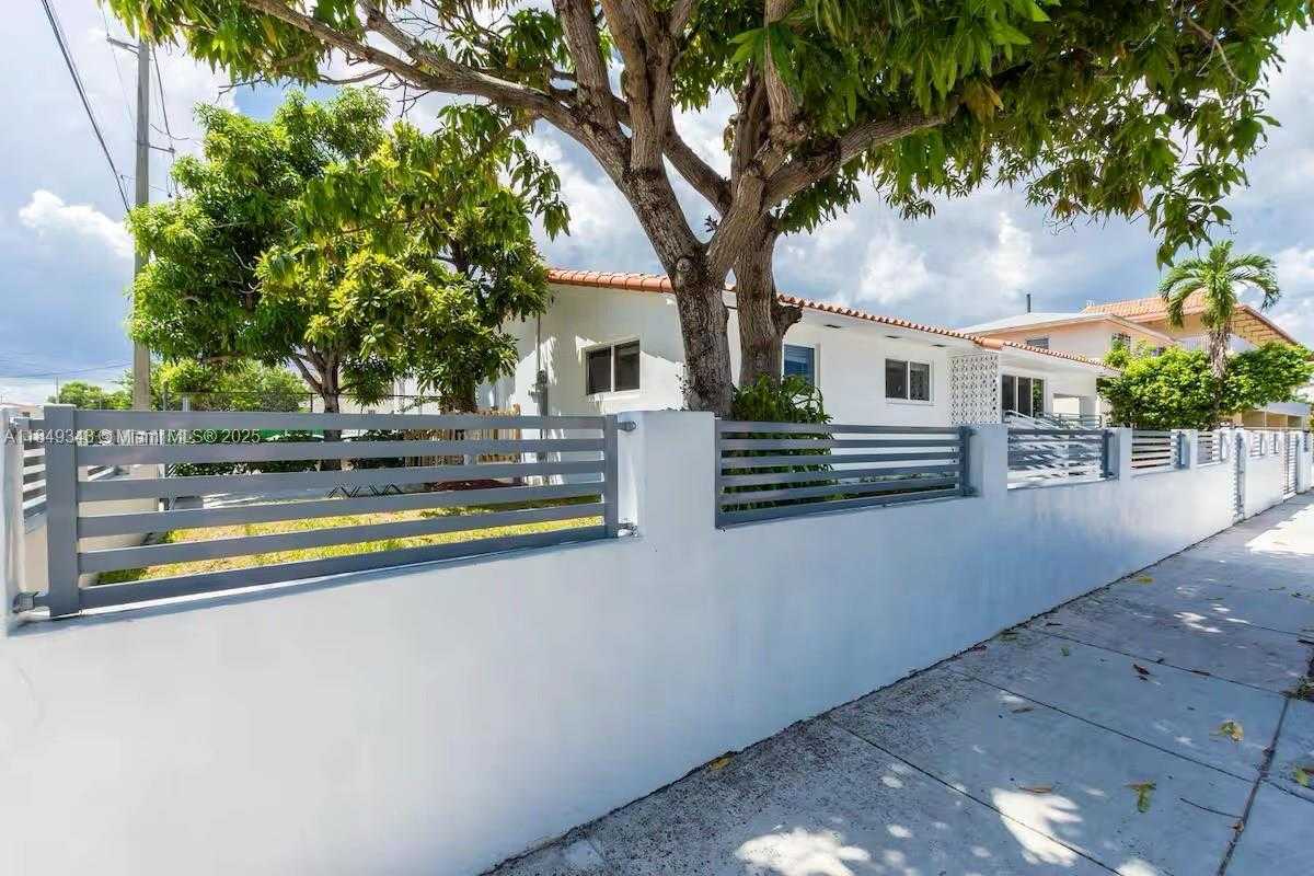 Small Image of 962 SOUTH WEST 6TH AVE, Miami Number 23