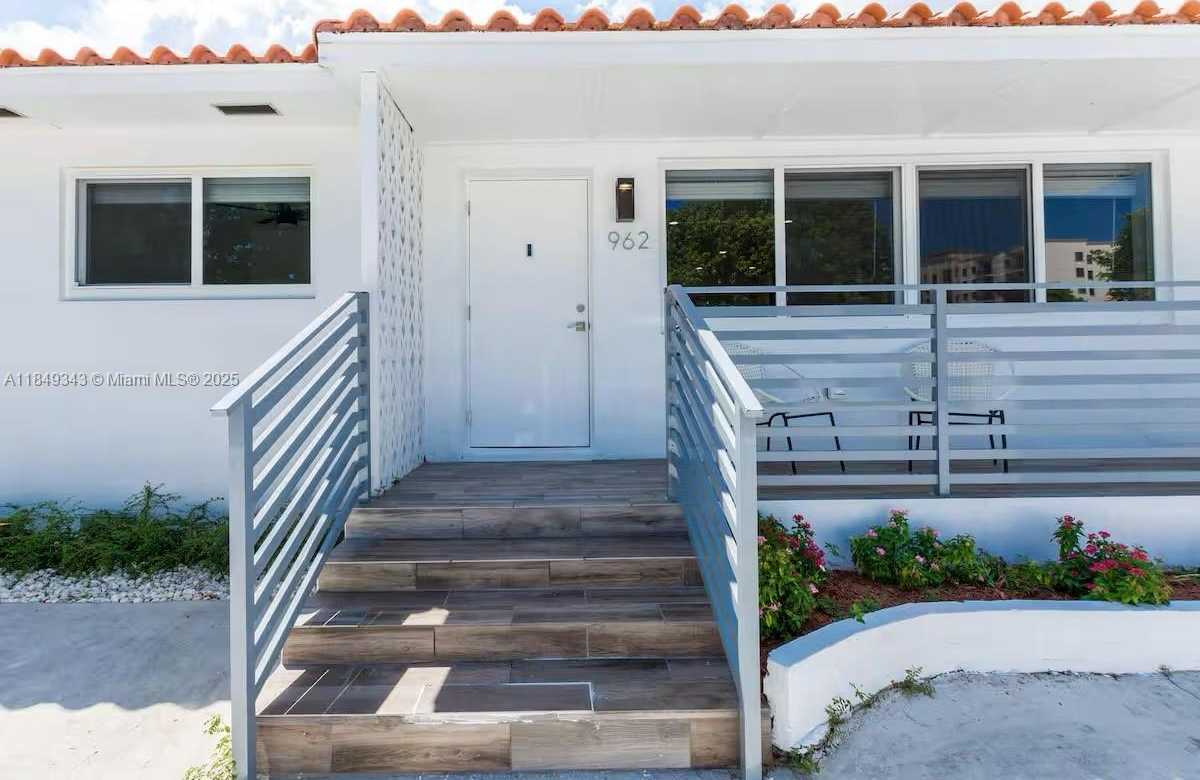 Small Image of 962 SOUTH WEST 6TH AVE, Miami Number 24