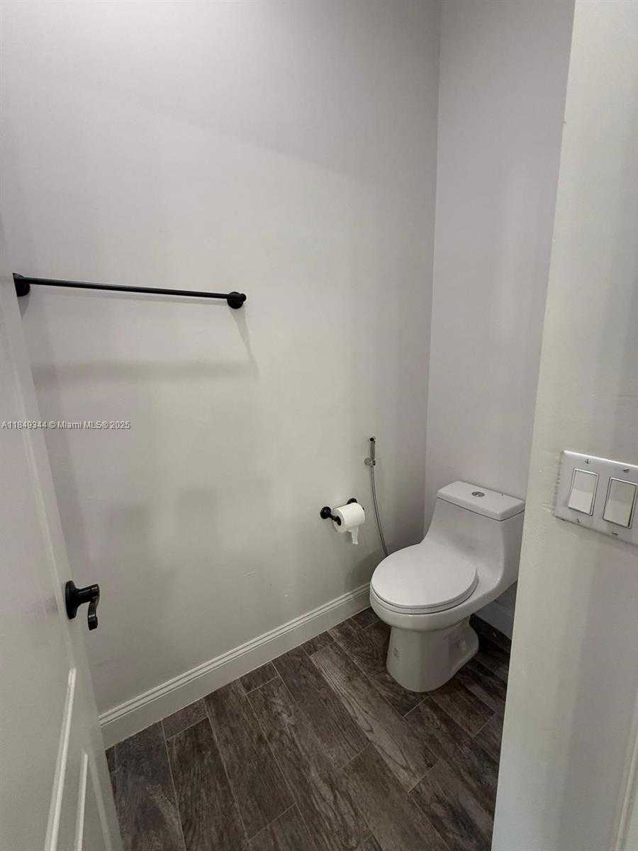 Small Image of 3757 NORTH EAST 11TH ST, Homestead Number 19