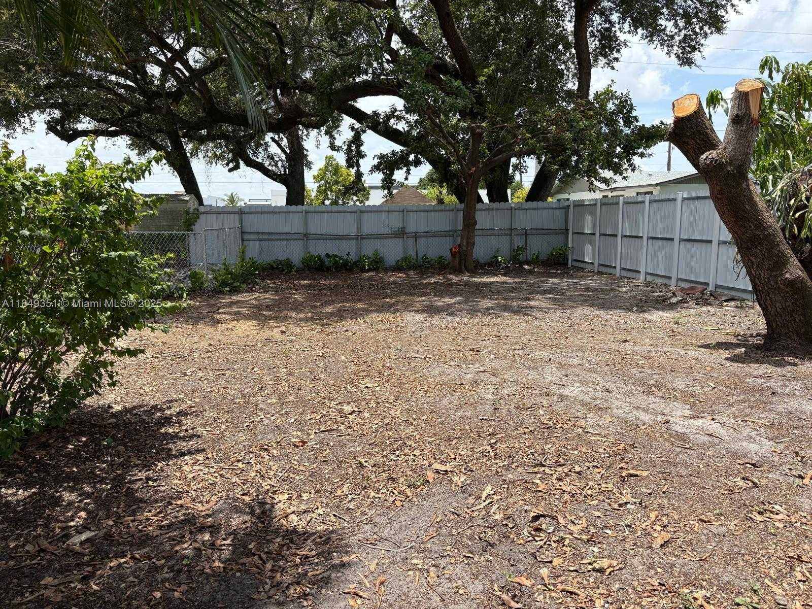 Small Image of 3368 NORTH WEST 51ST TER ##1, Miami Number 23