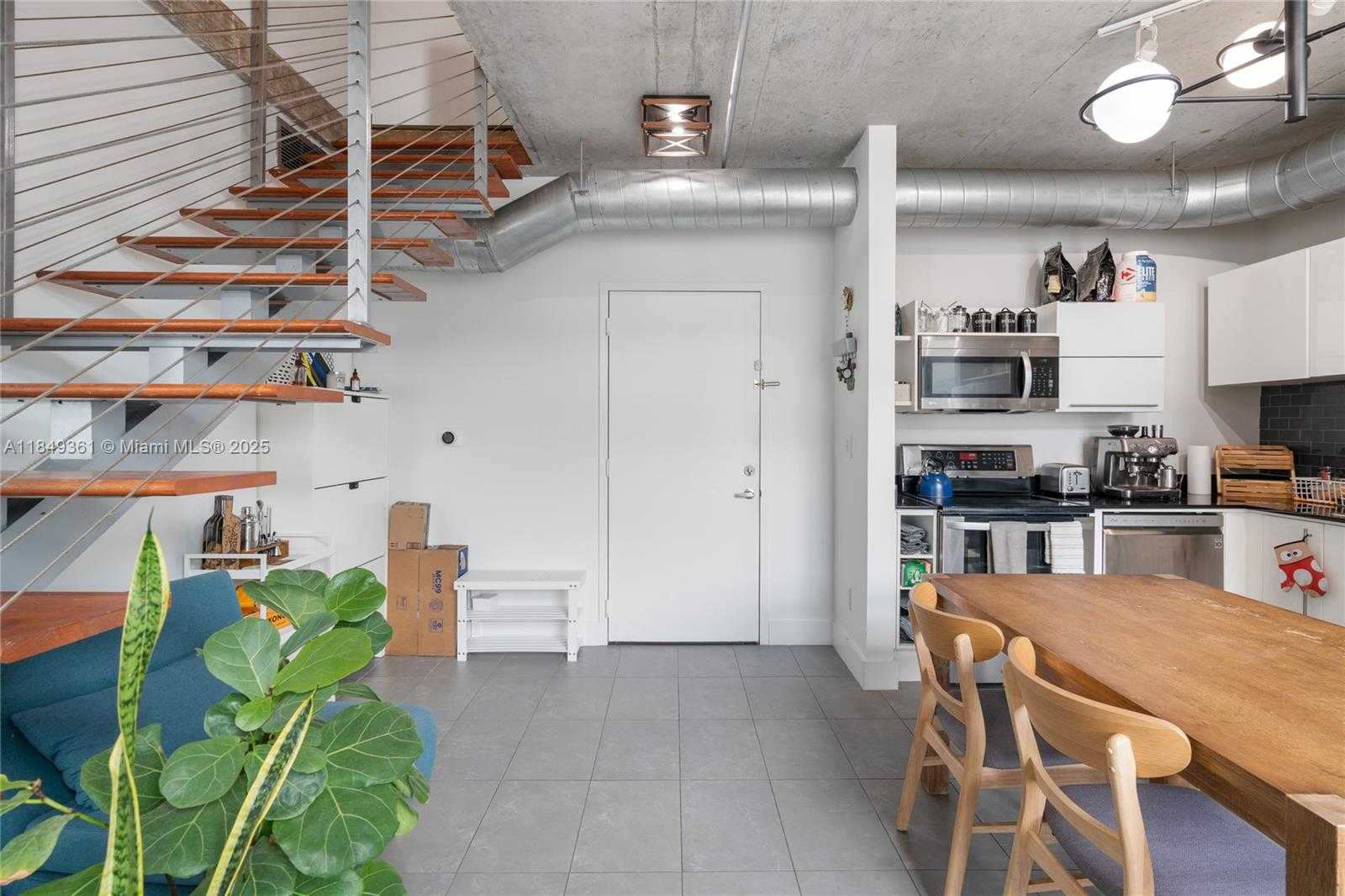 Small Image of 690 SOUTH WEST 1ST CT #2920, Miami Number 11