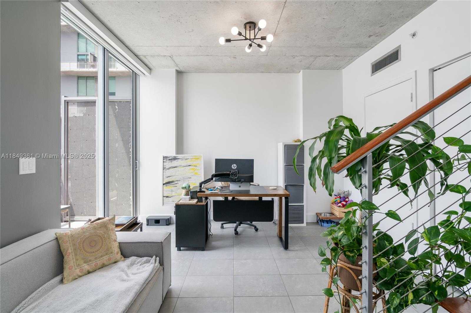 Small Image of 690 SOUTH WEST 1ST CT #2920, Miami Number 12