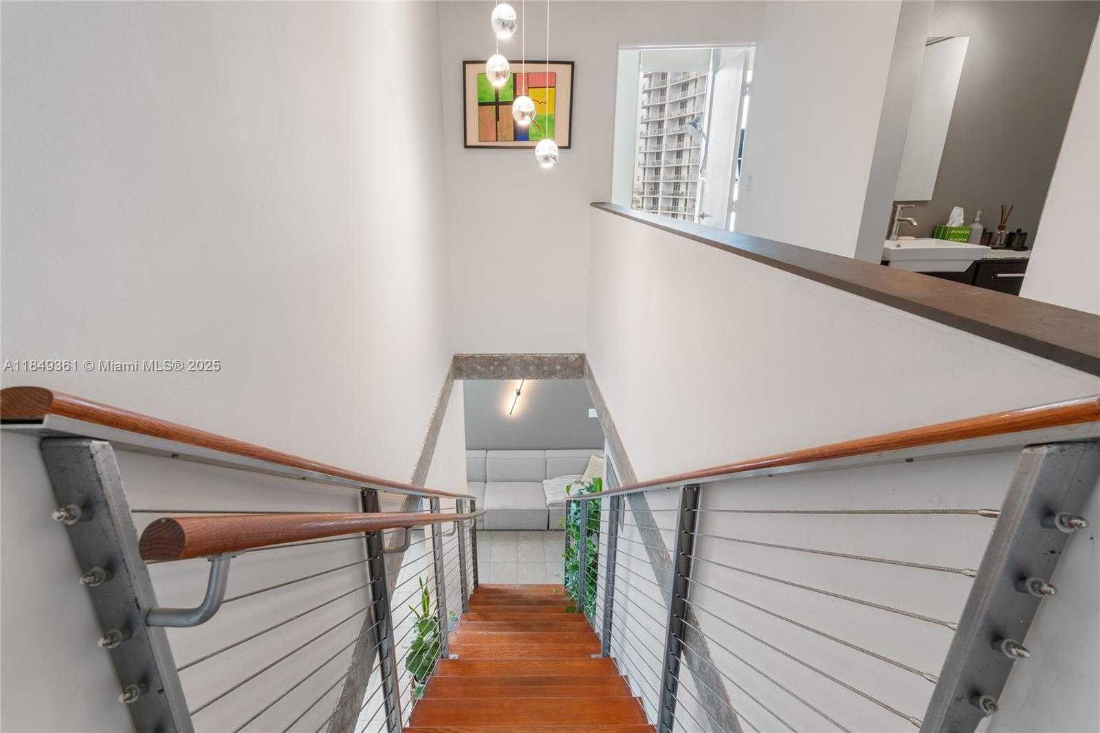 Small Image of 690 SOUTH WEST 1ST CT #2920, Miami Number 20