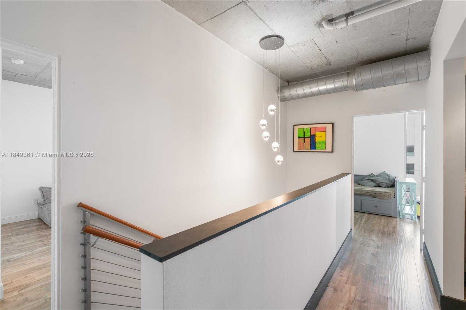 Small Image of 690 SOUTH WEST 1ST CT #2920, Miami Number 22