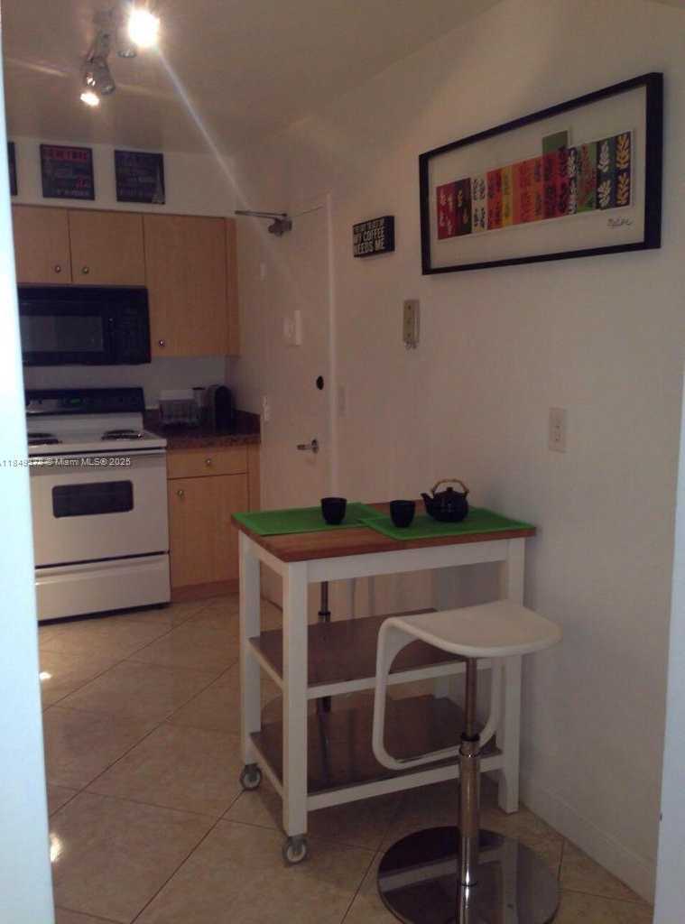 Small Image of 9195 COLLINS AVE #311, Surfside Number 6
