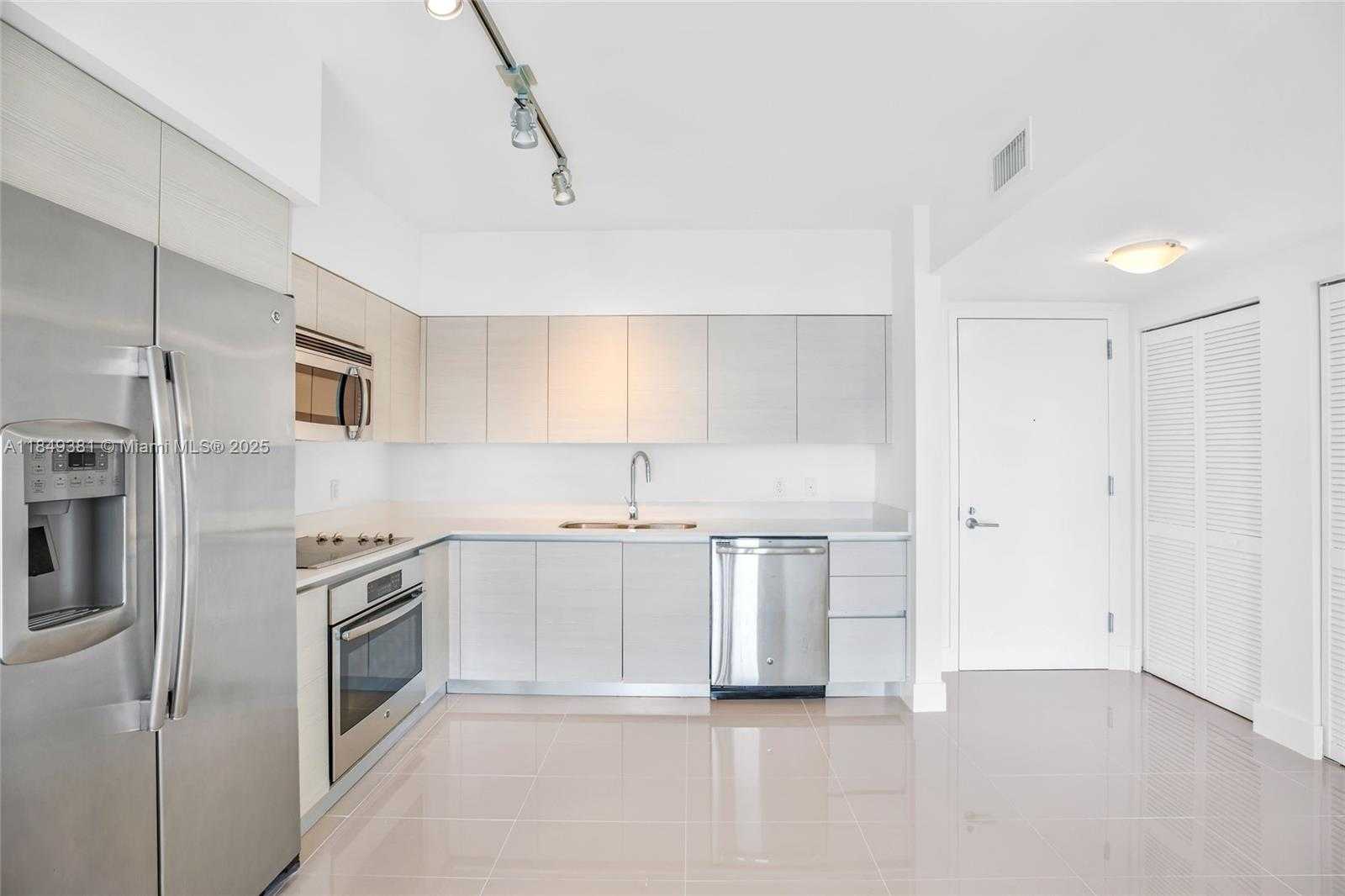 Small Image of 4250 BISCAYNE BLVD #1015, Miami Number 24
