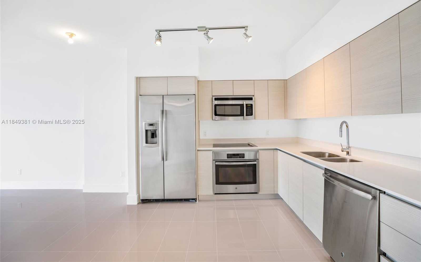 Small Image of 4250 BISCAYNE BLVD #1015, Miami Number 26