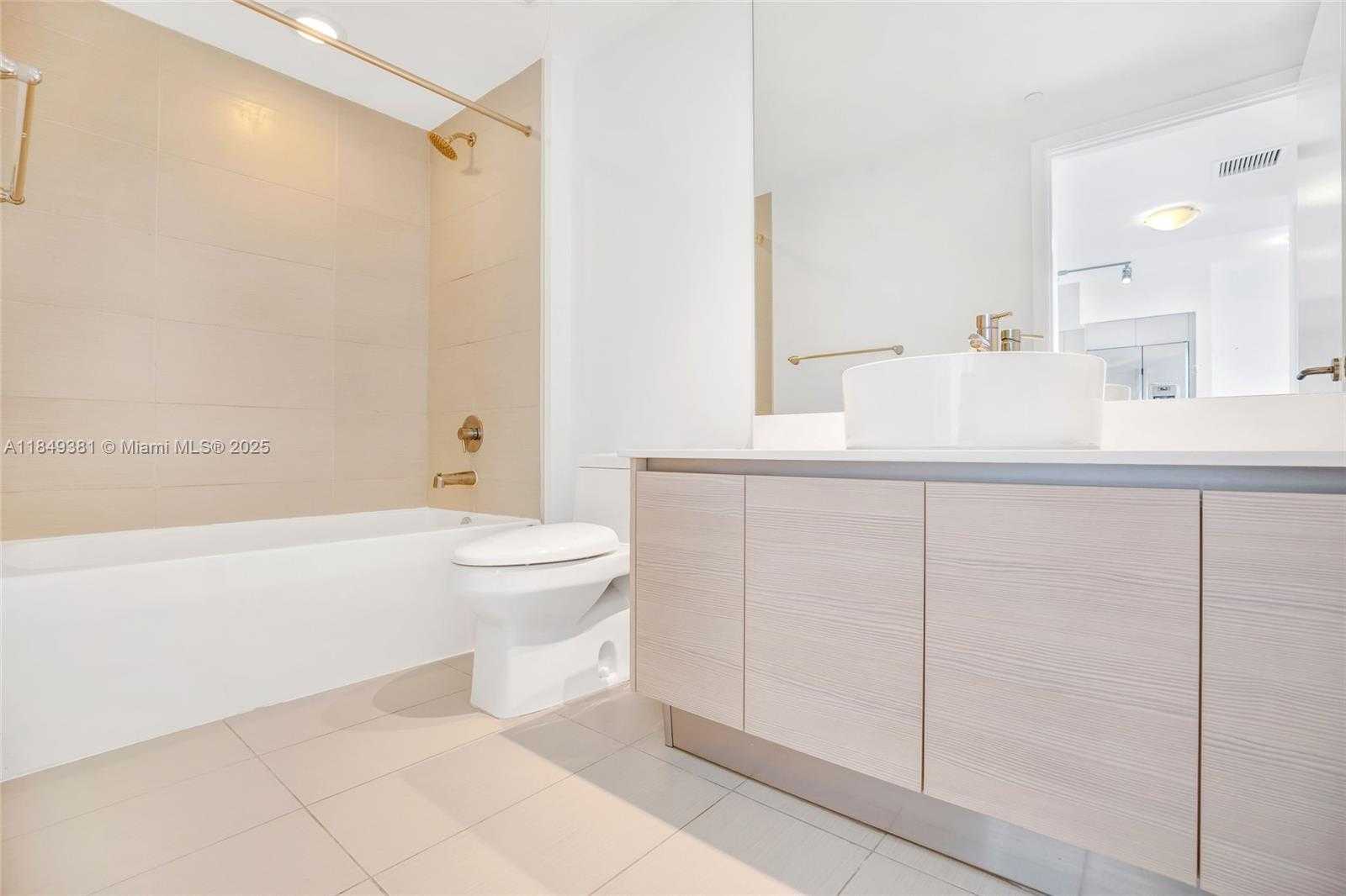 Small Image of 4250 BISCAYNE BLVD #1015, Miami Number 28