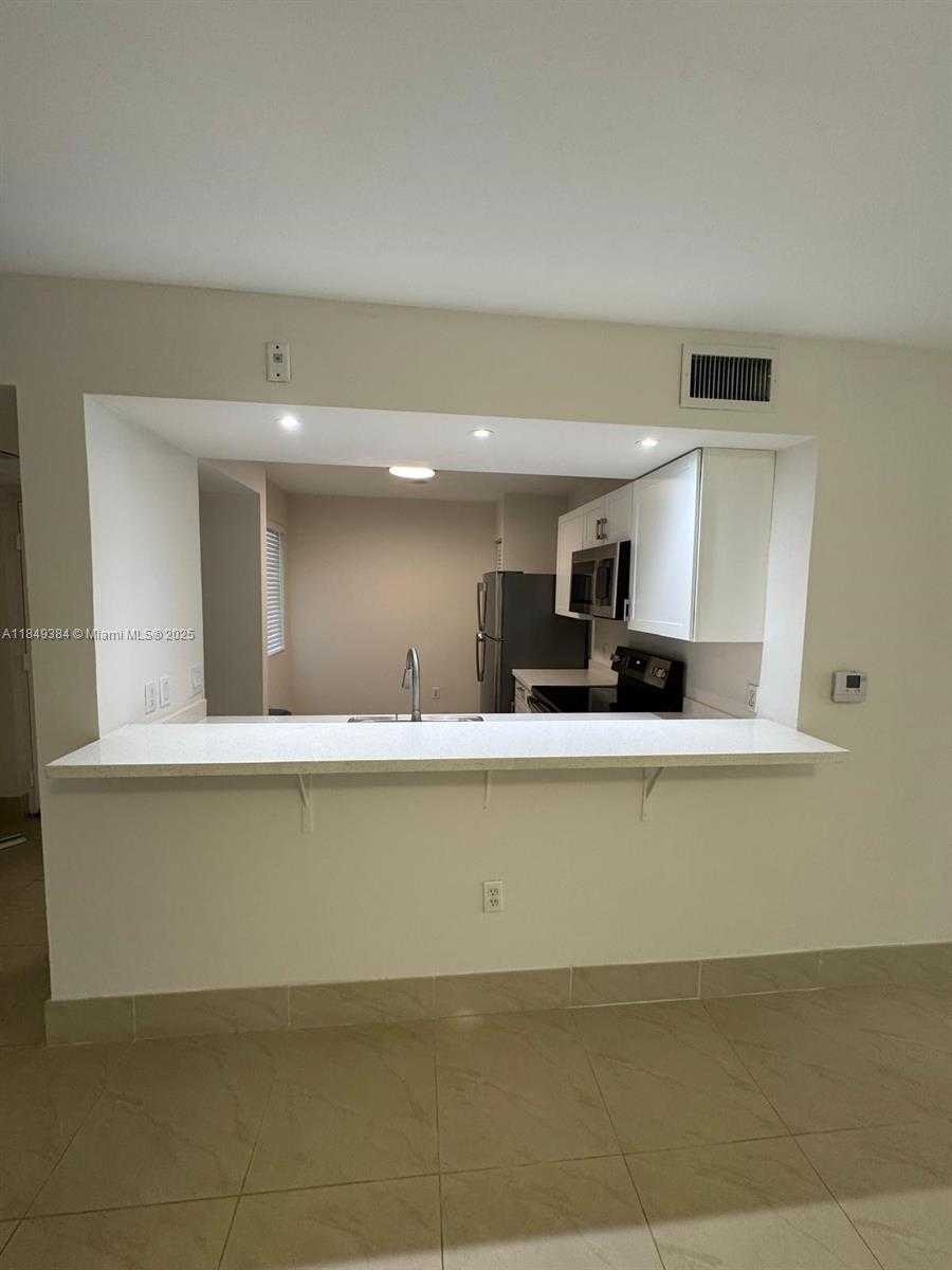 Small Image of 9935 NORTH WEST 46TH ST #108-7, Doral Number 11