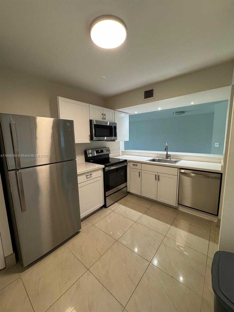 Small Image of 9935 NORTH WEST 46TH ST #108-7, Doral Number 24