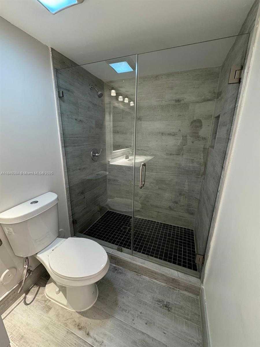 Small Image of 9935 NORTH WEST 46TH ST #108-7, Doral Number 6