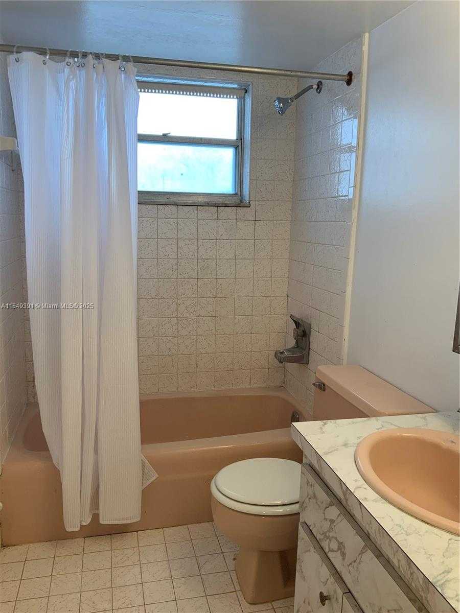 Small Image of 443 NORTH EAST 195TH ST #137, Miami Number 18