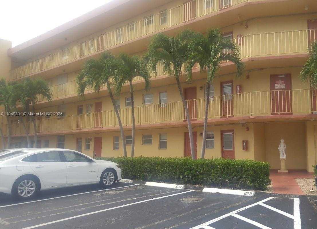 Small Image of 443 NORTH EAST 195TH ST #137, Miami Number 22