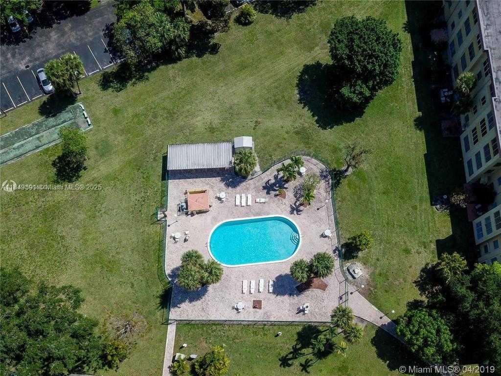 Small Image of 443 NORTH EAST 195TH ST #137, Miami Number 25