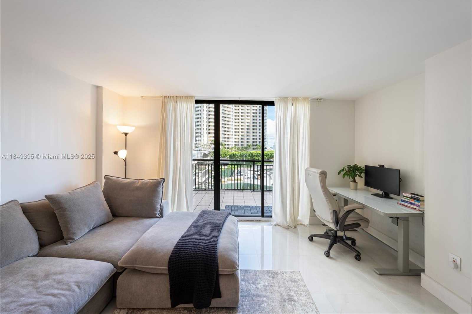 Small Image of 540 BRICKELL KEY DR #702, Miami Number 10