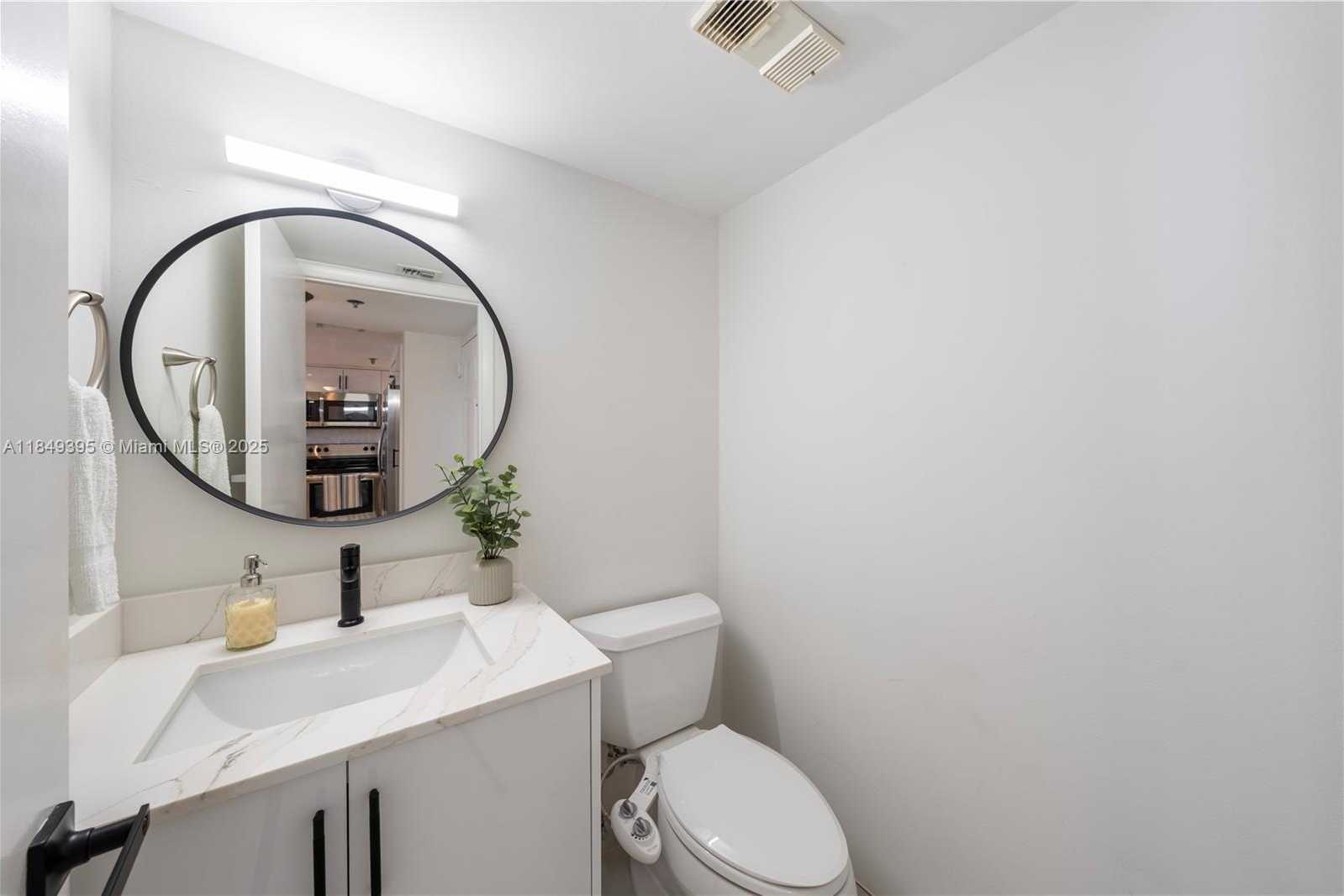 Small Image of 540 BRICKELL KEY DR #702, Miami Number 12