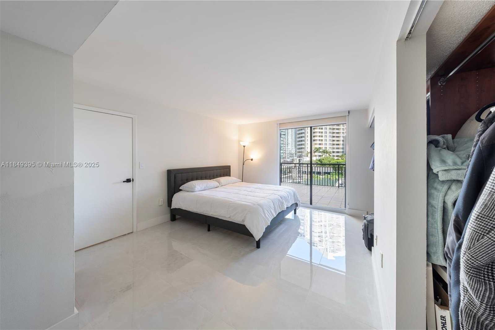 Small Image of 540 BRICKELL KEY DR #702, Miami Number 13