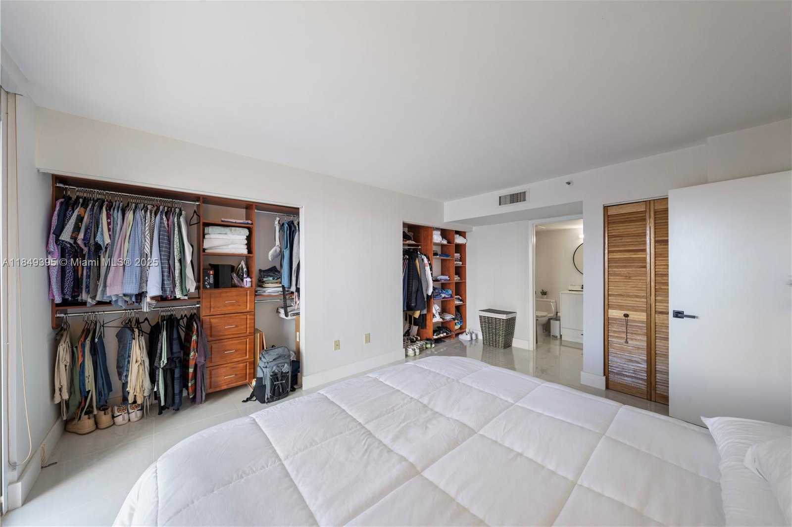 Small Image of 540 BRICKELL KEY DR #702, Miami Number 15