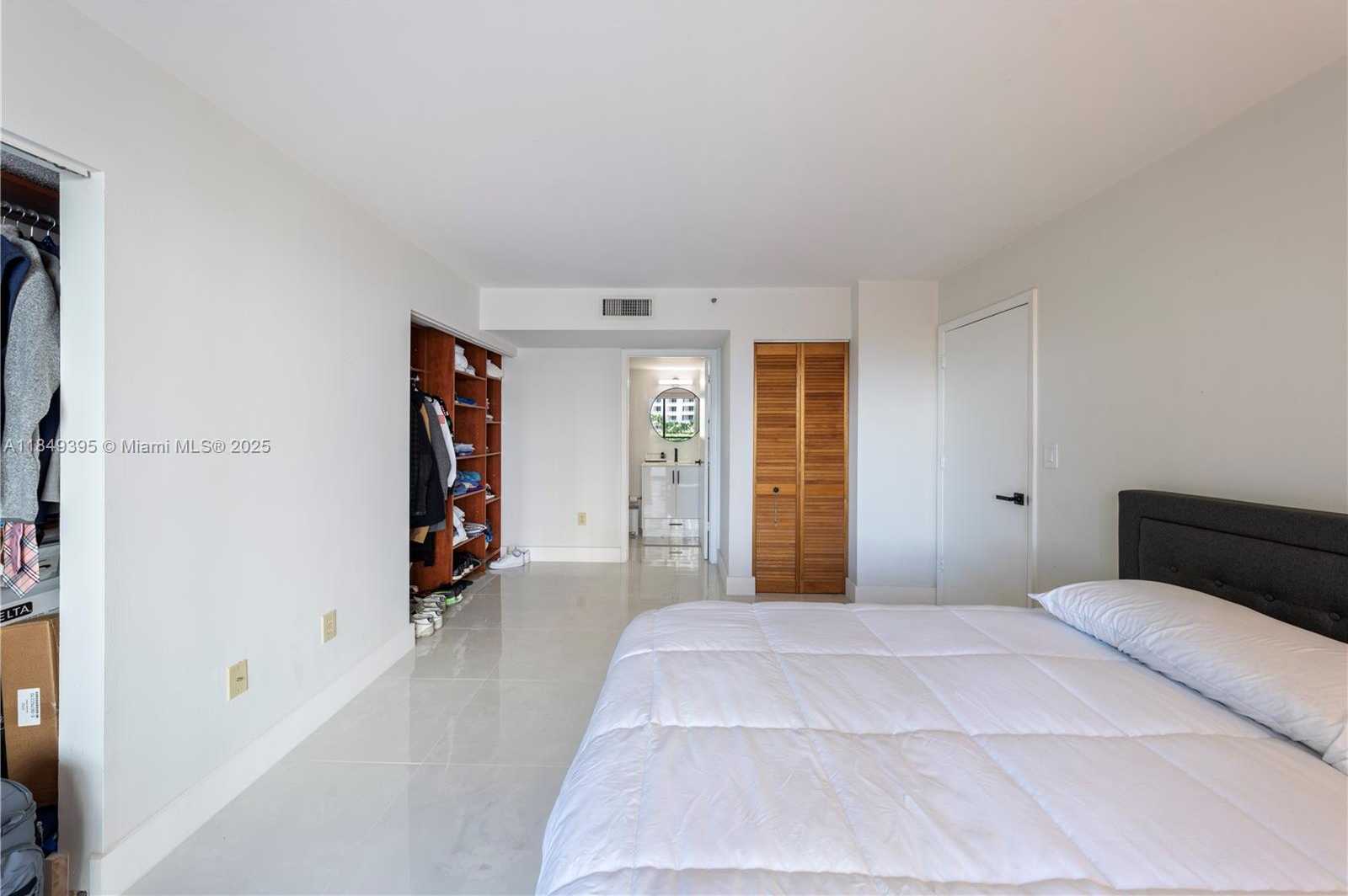 Small Image of 540 BRICKELL KEY DR #702, Miami Number 16