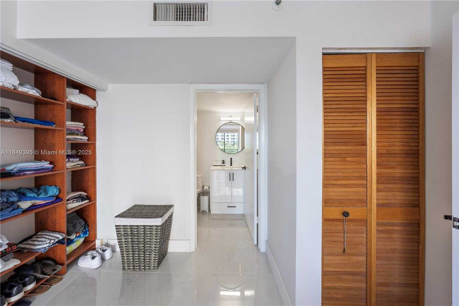 Small Image of 540 BRICKELL KEY DR #702, Miami Number 17
