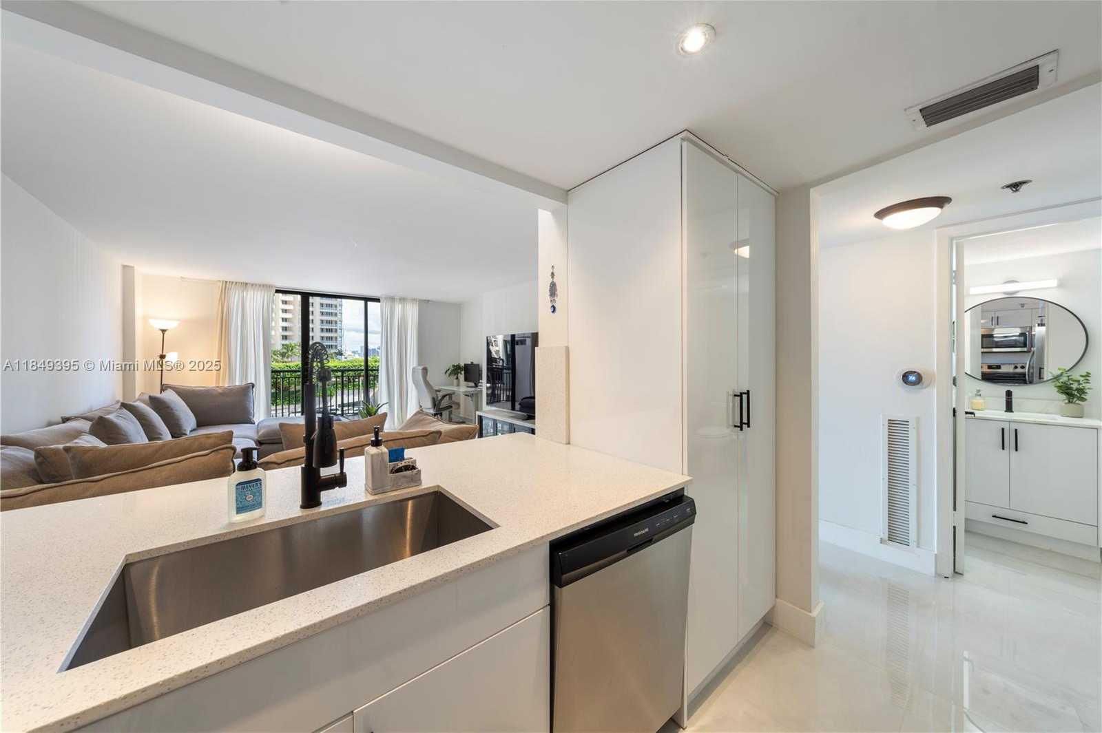 Small Image of 540 BRICKELL KEY DR #702, Miami Number 2