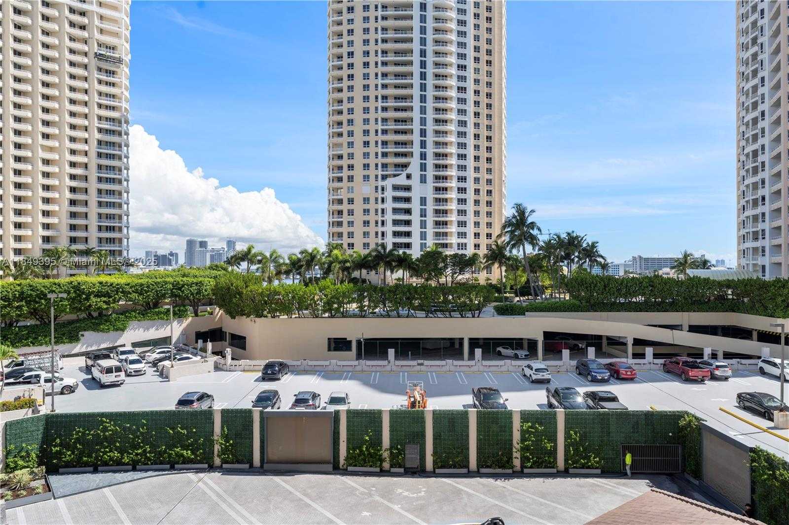 Small Image of 540 BRICKELL KEY DR #702, Miami Number 25