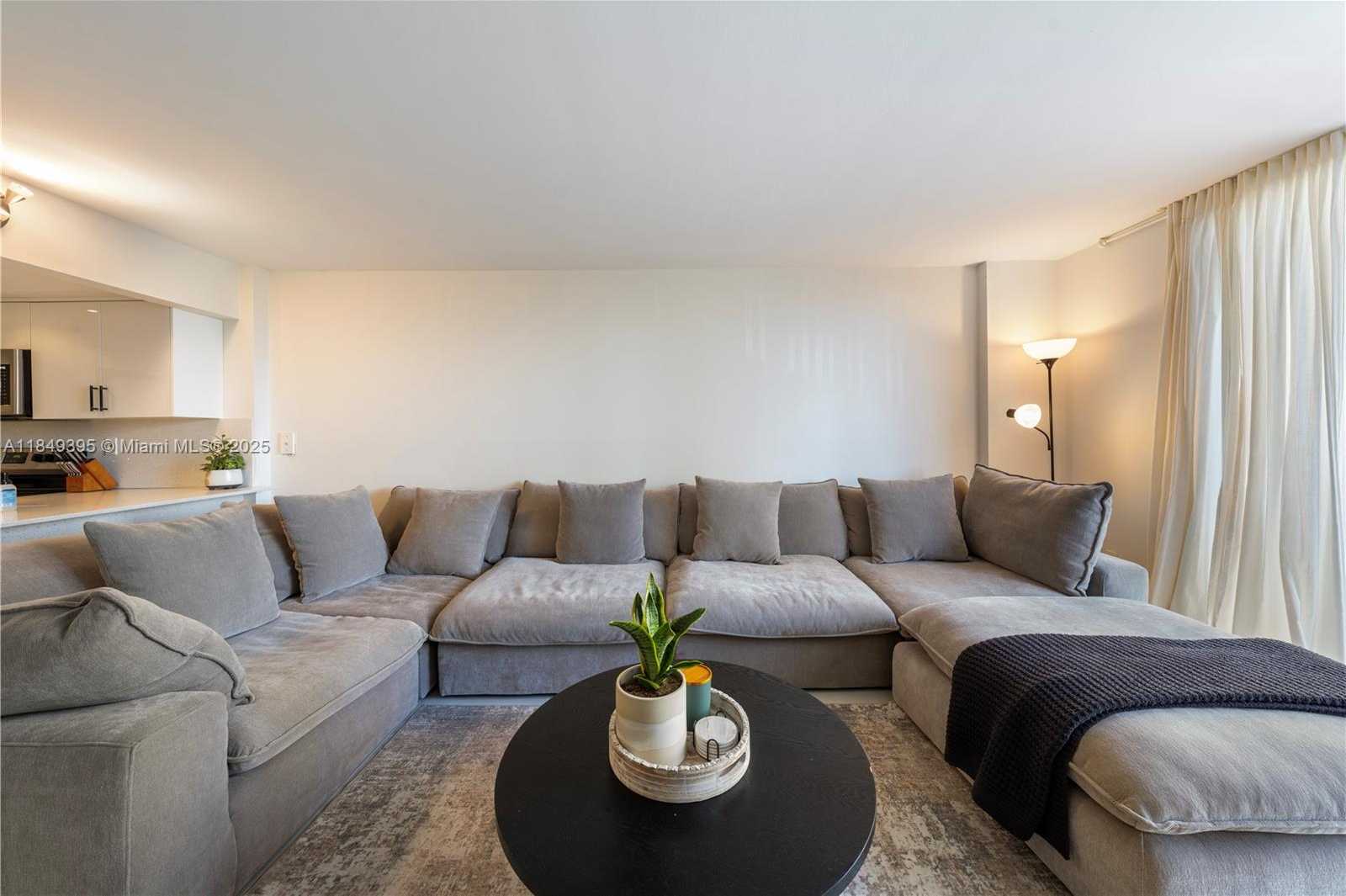 Small Image of 540 BRICKELL KEY DR #702, Miami Number 9