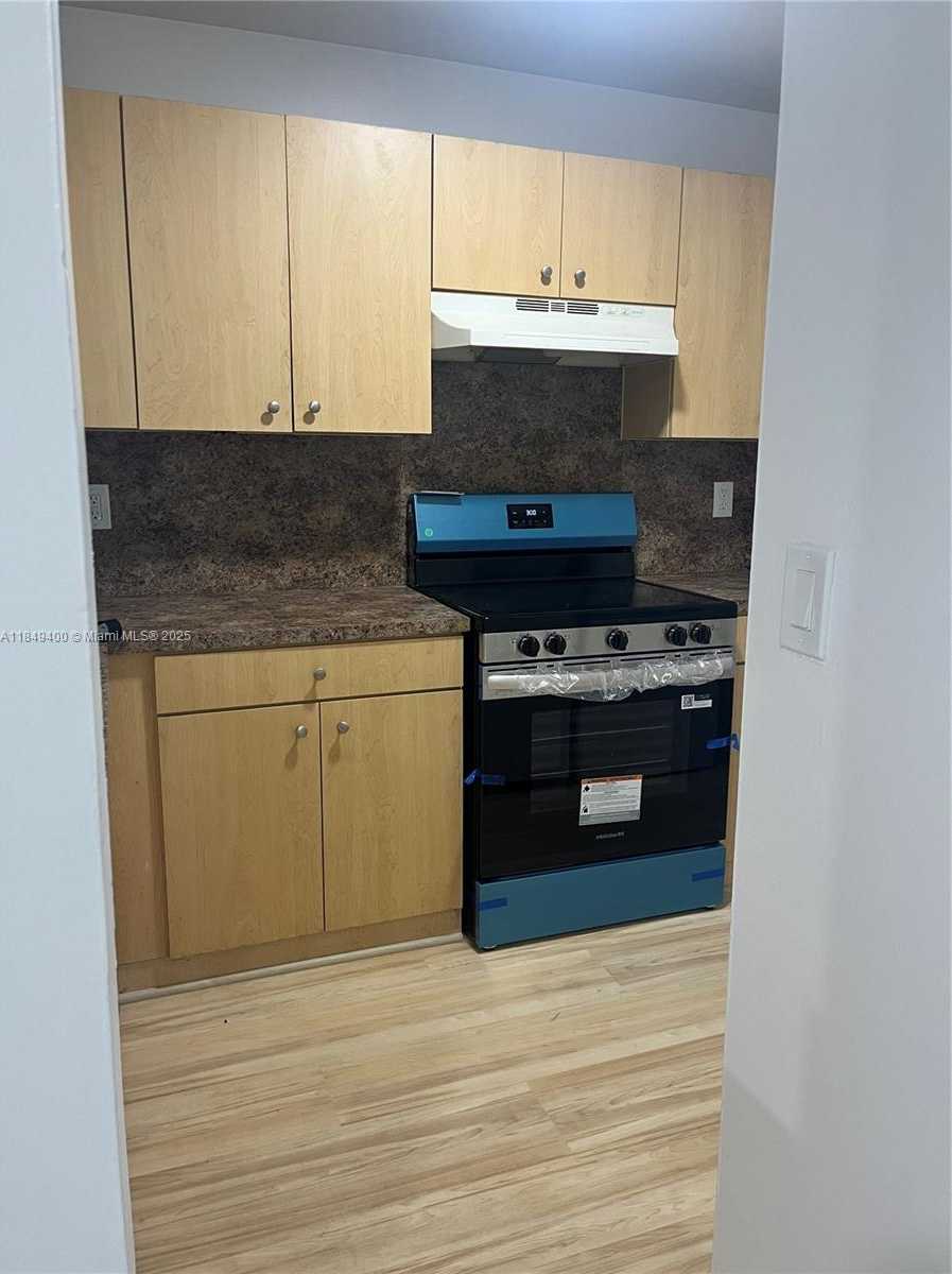Small Image of 14863 SOUTH WEST 104TH ST #27-13, Miami Number 9
