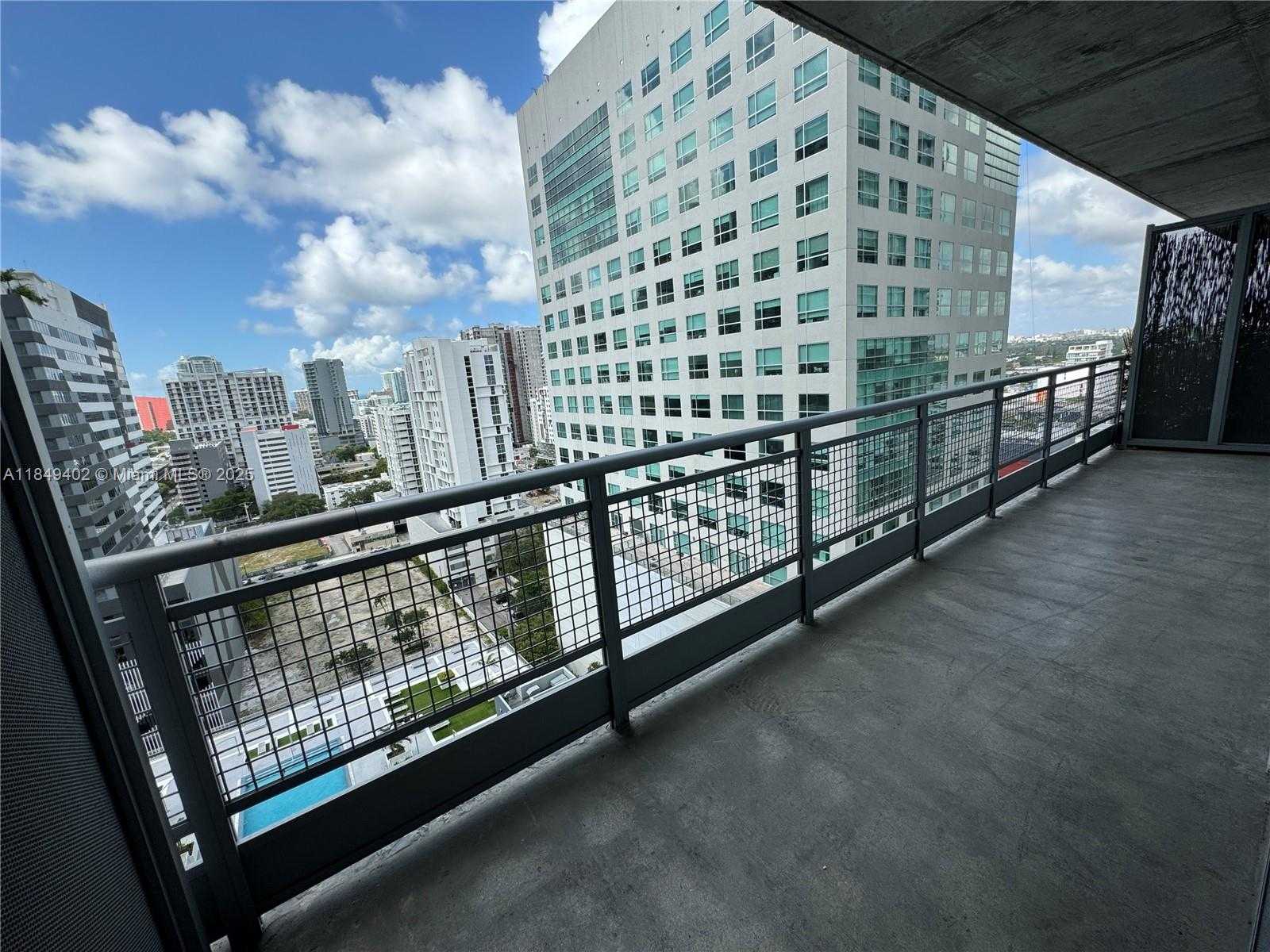 Small Image of 690 SOUTH WEST 1ST CT #2123, Miami Number 16