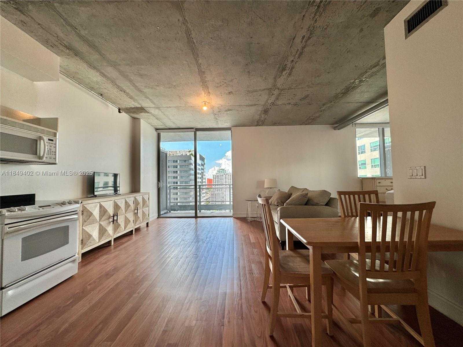 Small Image of 690 SOUTH WEST 1ST CT #2123, Miami Number 5