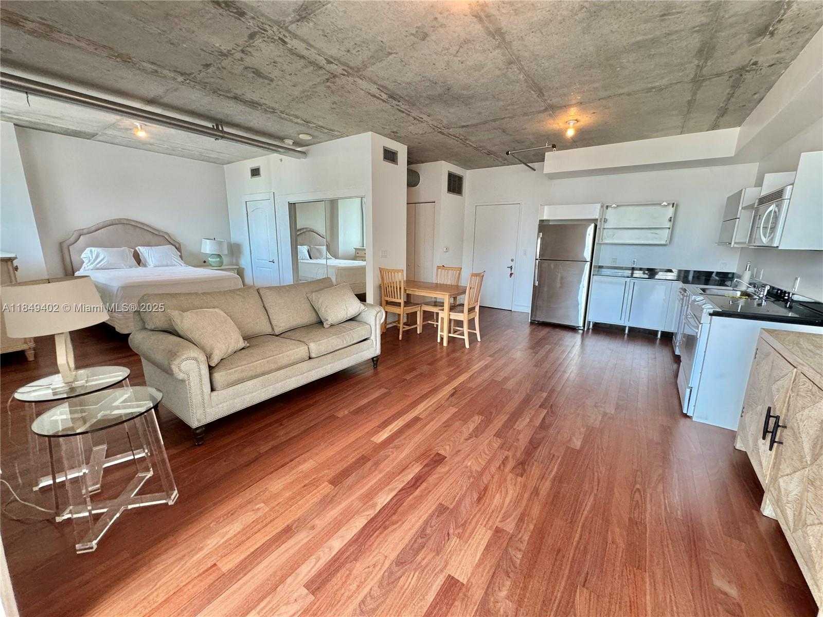 Small Image of 690 SOUTH WEST 1ST CT #2123, Miami Number 6