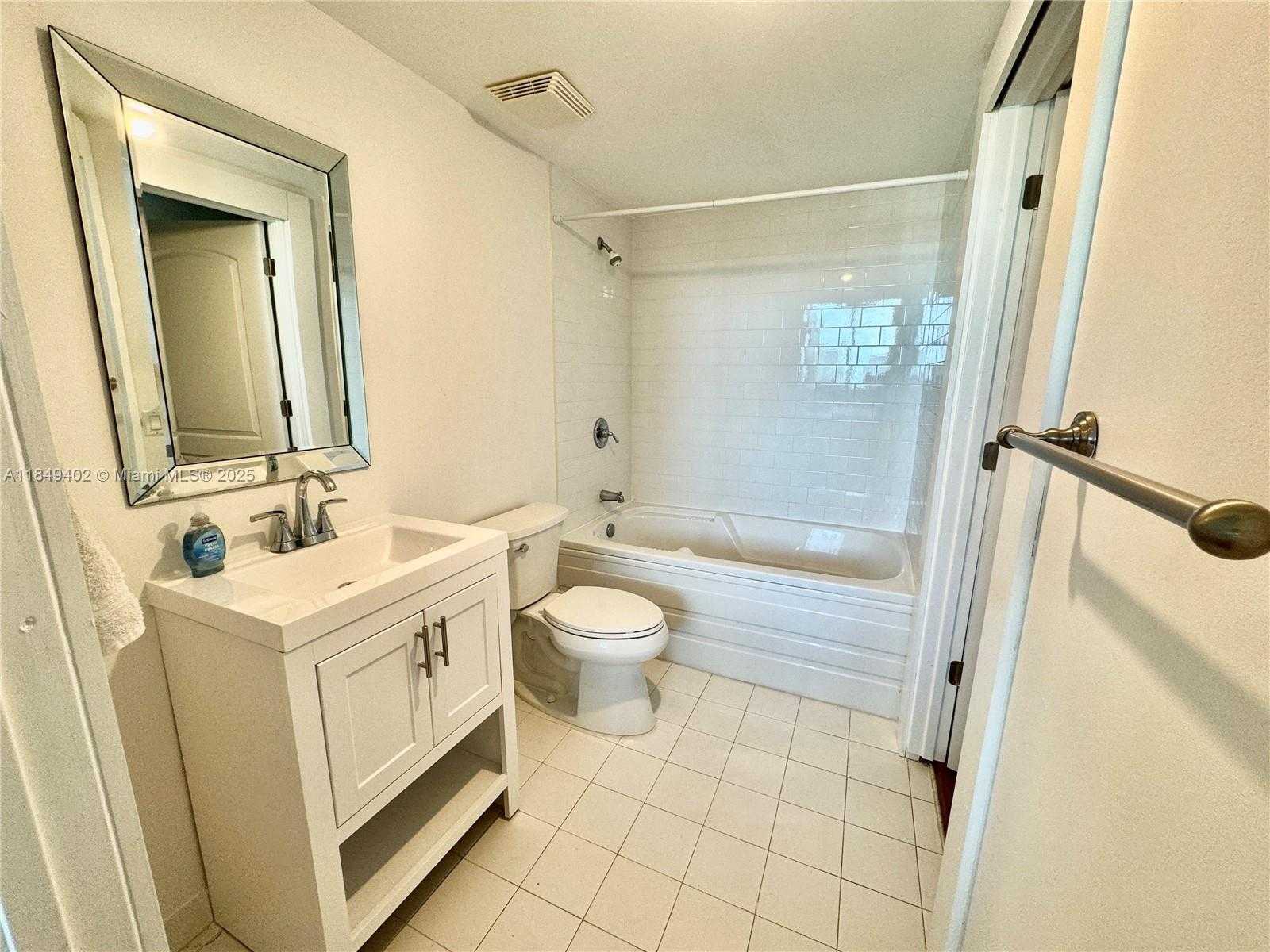 Small Image of 690 SOUTH WEST 1ST CT #2123, Miami Number 9