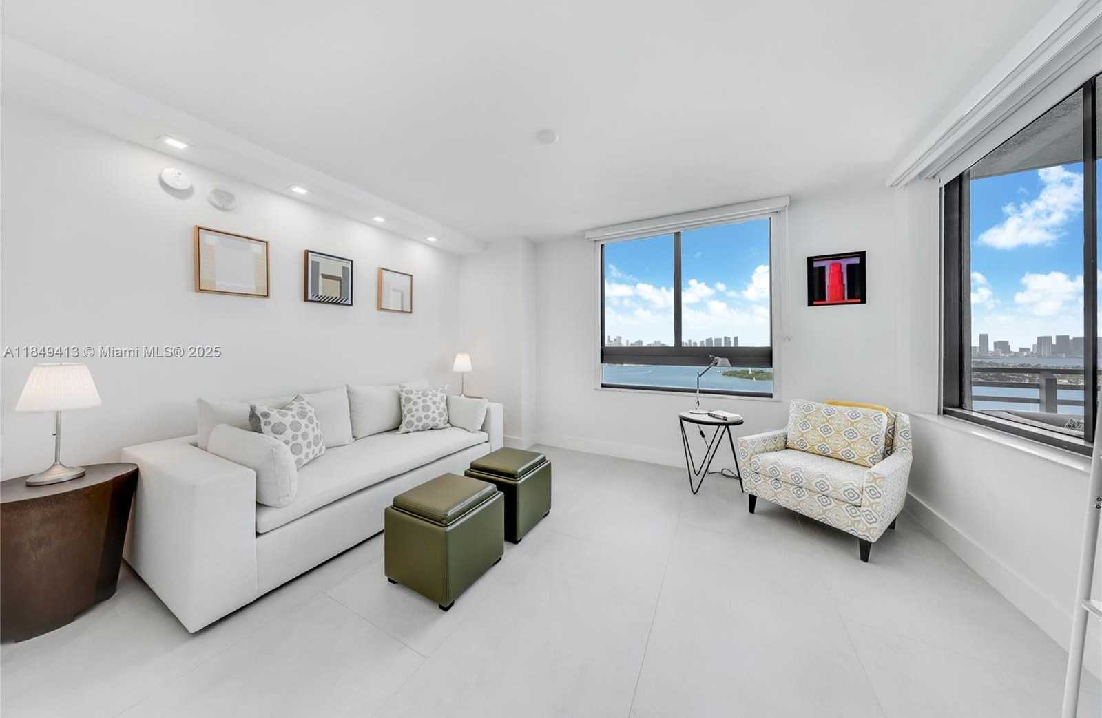 Small Image of 1330 WEST AVE #2501, Miami Beach Number 11