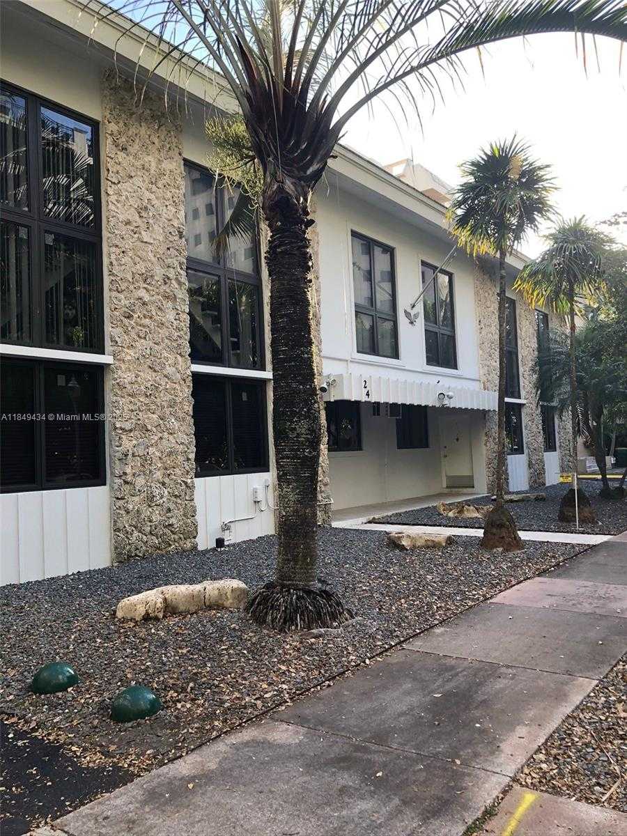 Small Image of 24 CALABRIA AVE #6, Coral Gables Number 13