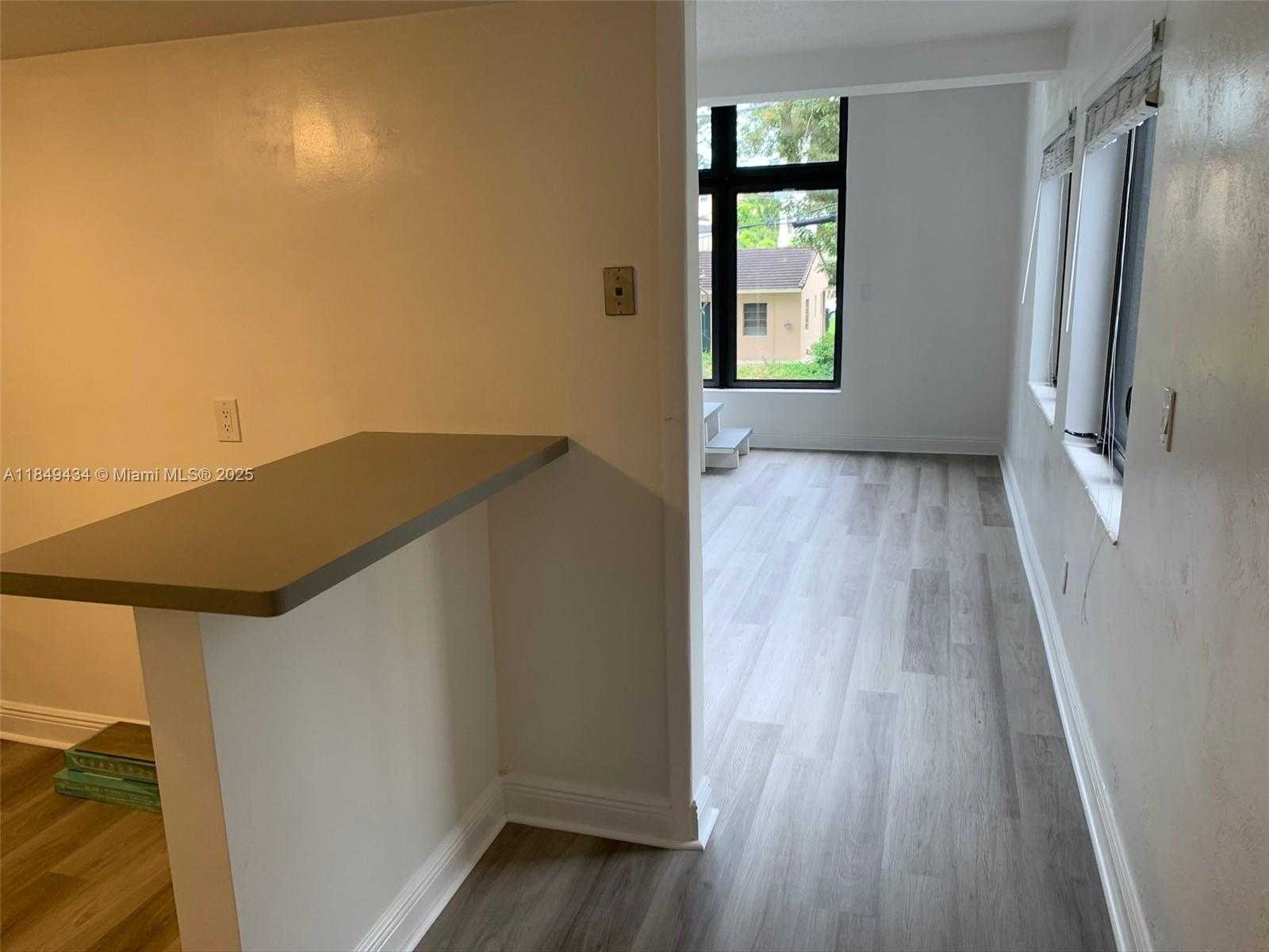 Small Image of 24 CALABRIA AVE #6, Coral Gables Number 5
