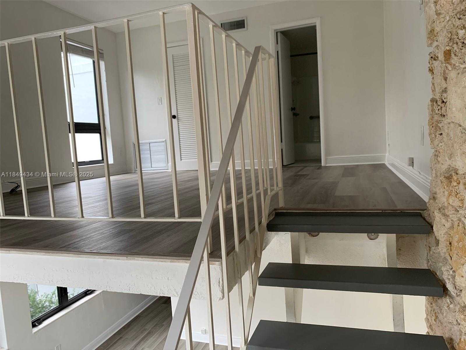 Small Image of 24 CALABRIA AVE #6, Coral Gables Number 6