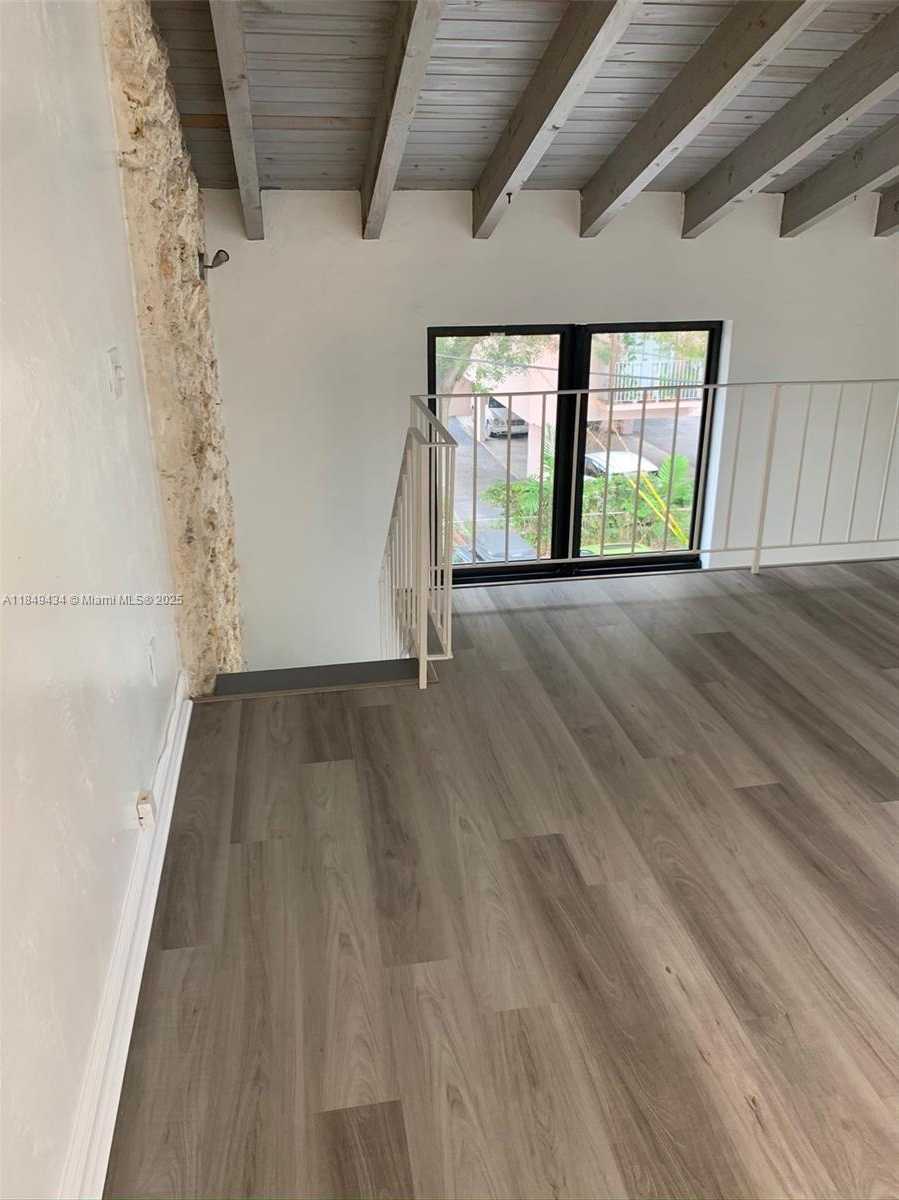 Small Image of 24 CALABRIA AVE #6, Coral Gables Number 7