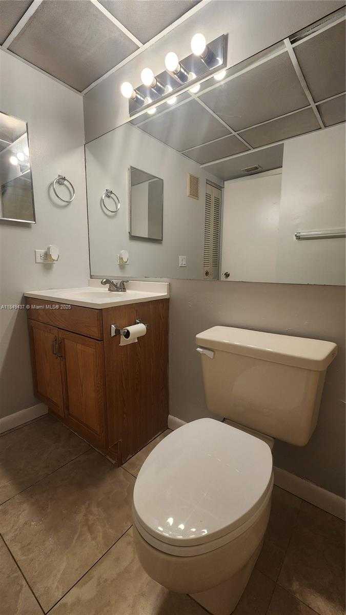 Small Image of 8100 GENEVA CT #340, Doral Number 12