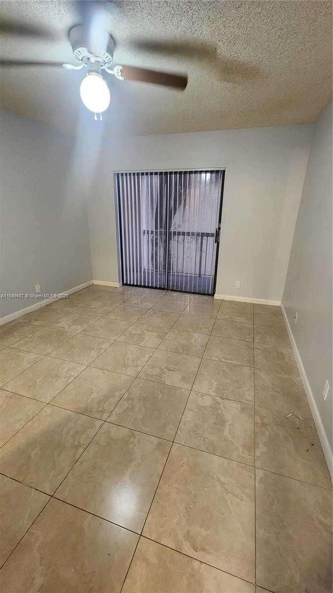 Small Image of 8100 GENEVA CT #340, Doral Number 13