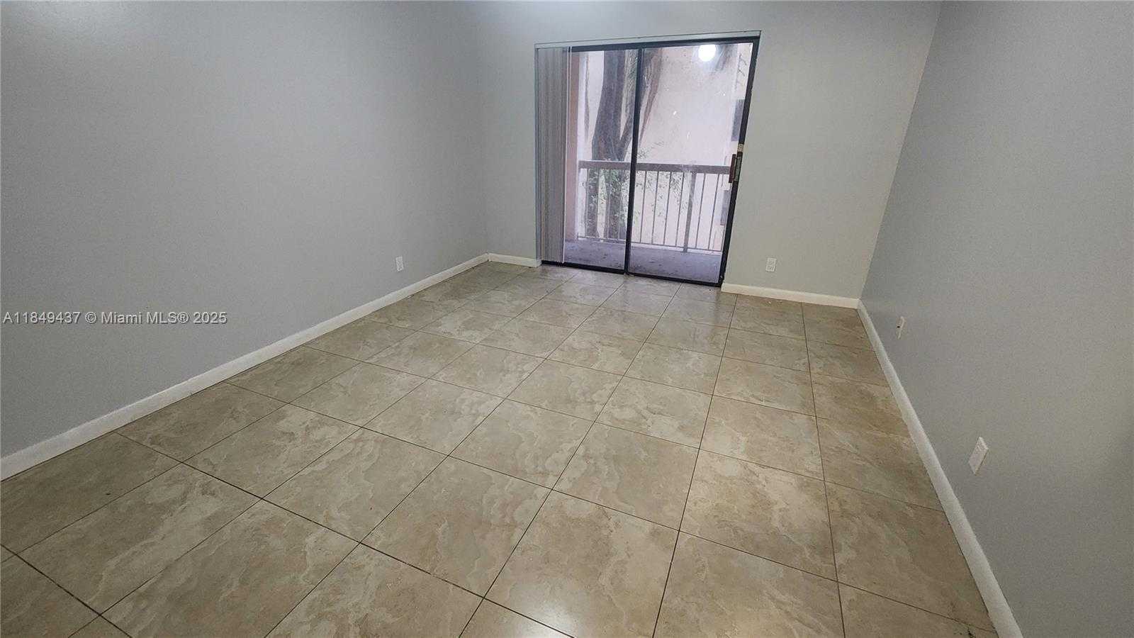Small Image of 8100 GENEVA CT #340, Doral Number 15