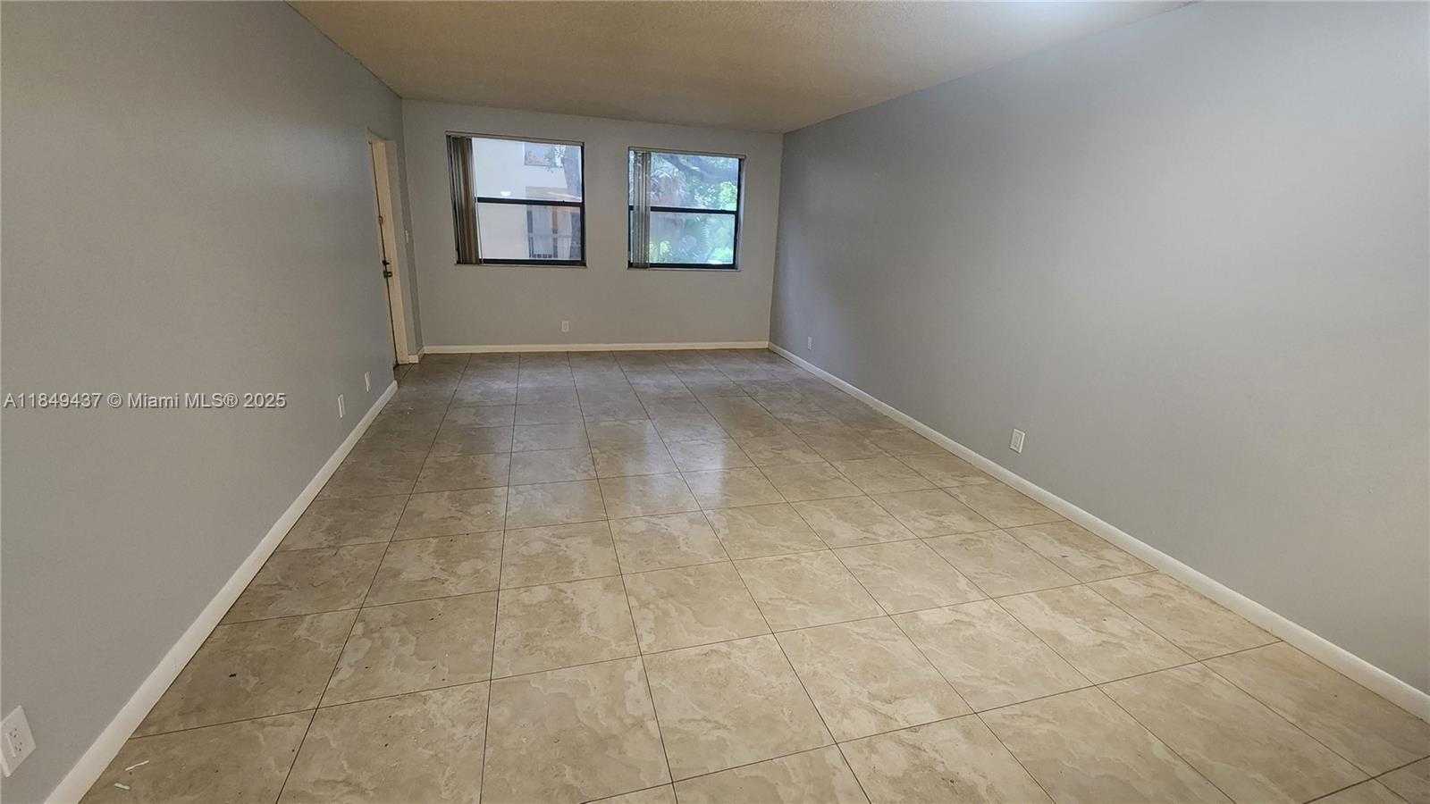 Small Image of 8100 GENEVA CT #340, Doral Number 16