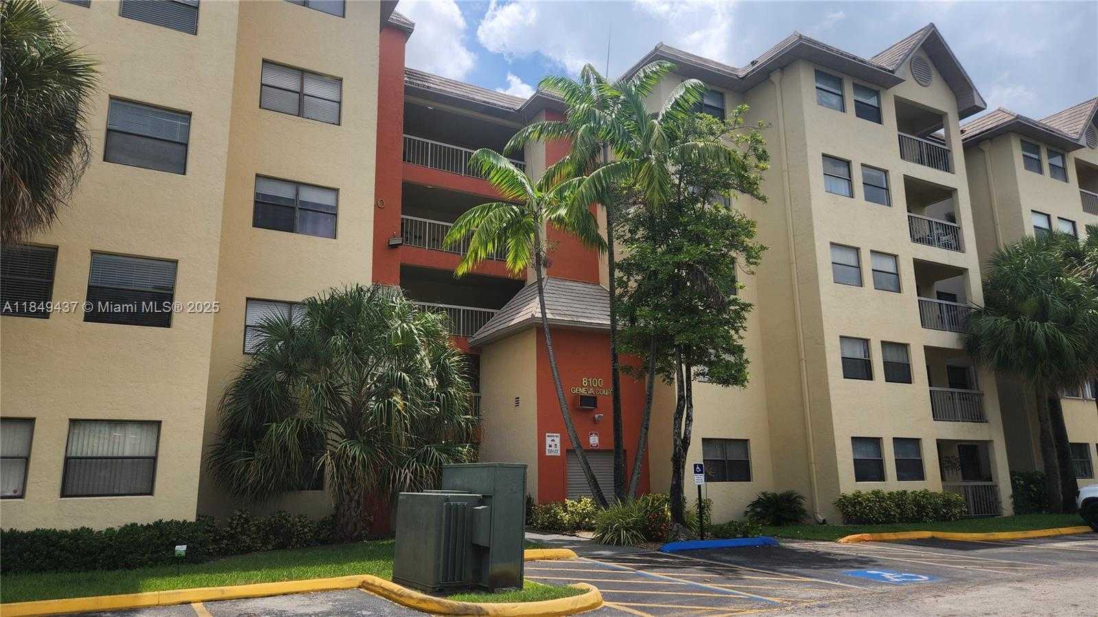 Small Image of 8100 GENEVA CT #340, Doral Number 21
