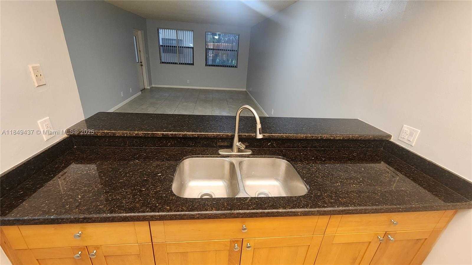 Small Image of 8100 GENEVA CT #340, Doral Number 5