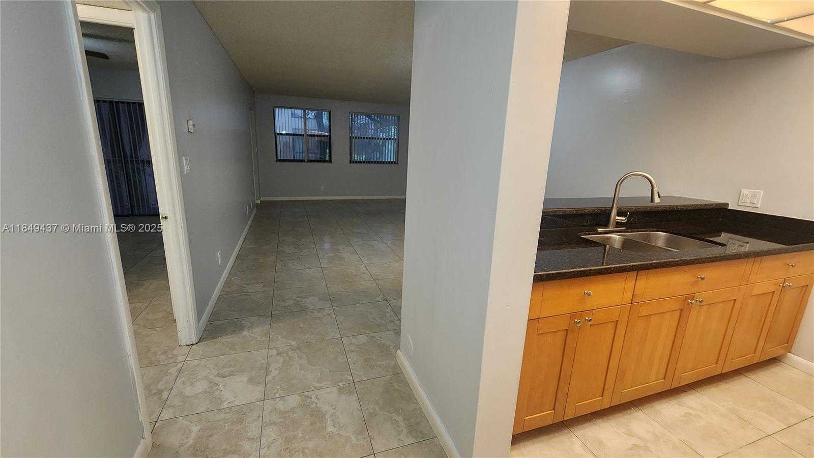 Small Image of 8100 GENEVA CT #340, Doral Number 6
