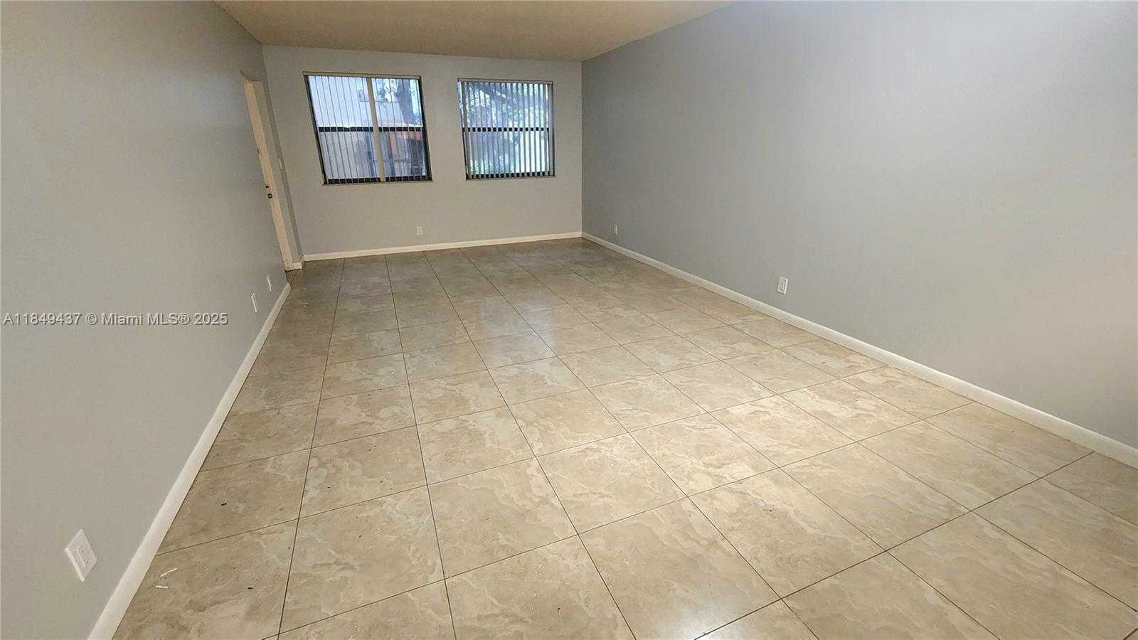 Small Image of 8100 GENEVA CT #340, Doral Number 7