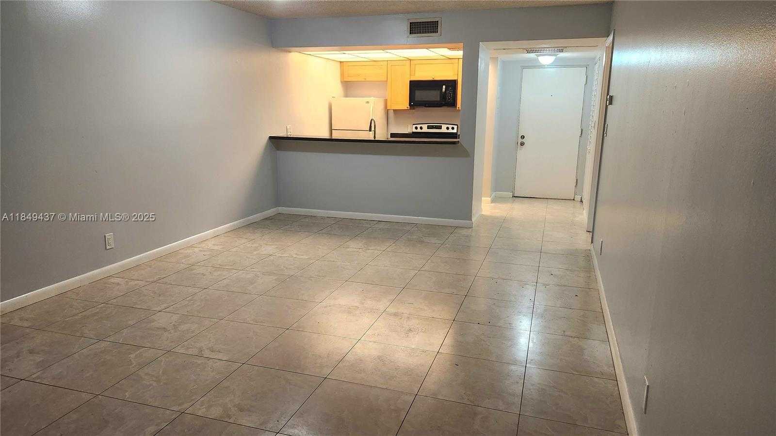 Small Image of 8100 GENEVA CT #340, Doral Number 8