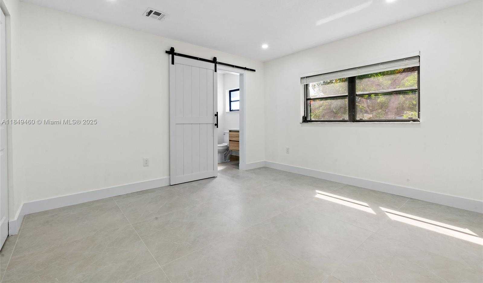 Small Image of 5402 SOUTH WEST 138TH PL, Miami Number 16
